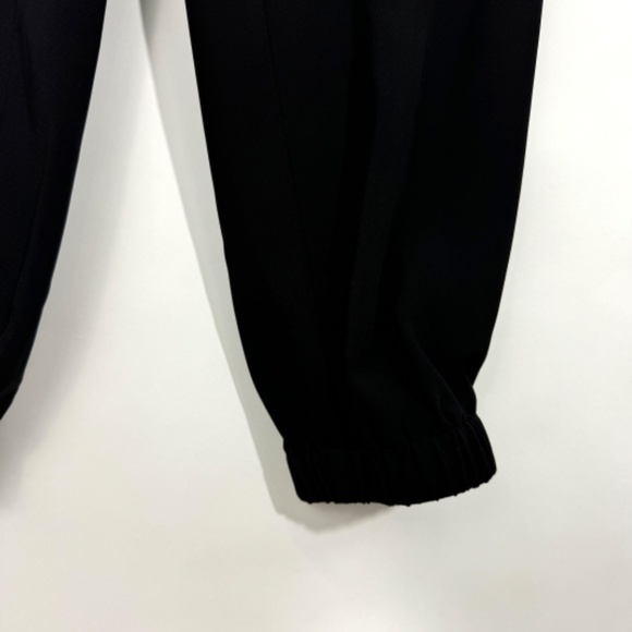 Trouve Nordstrom Women’s Size 4 Small Solid Black Crepe Cropped Jogger Pants - Picture 3 of 8
